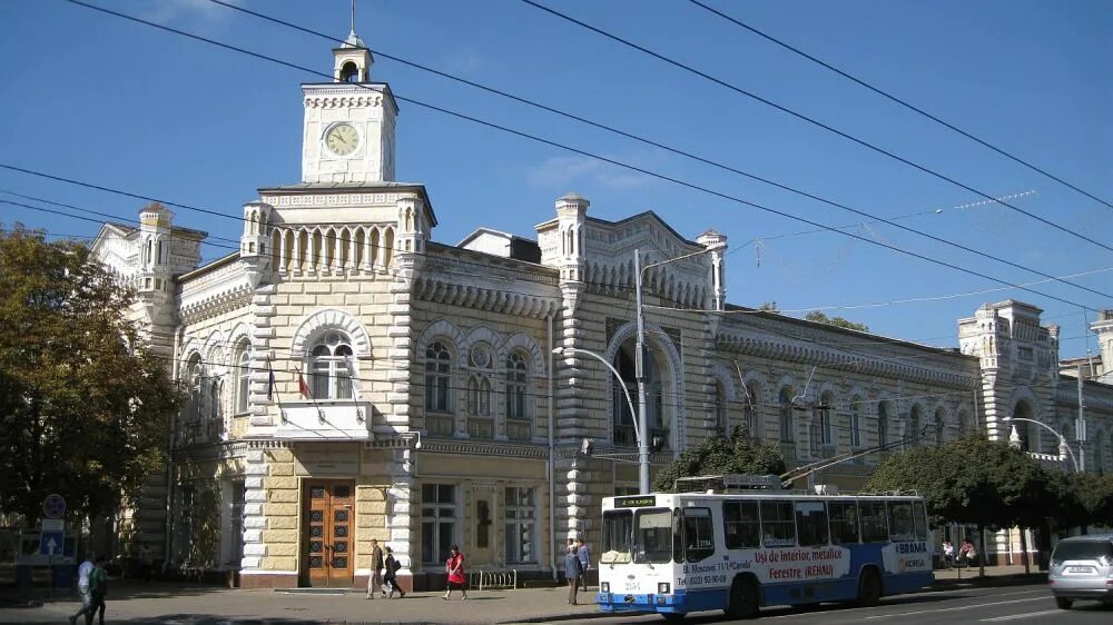 Мэрия города Кишинева. Центр города мэрия Кишинев. Кишинев мэрия 1990. Архитектура Кишинева.