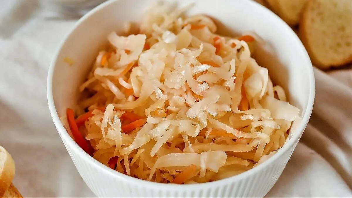 Есть квашеную капусту на ночь