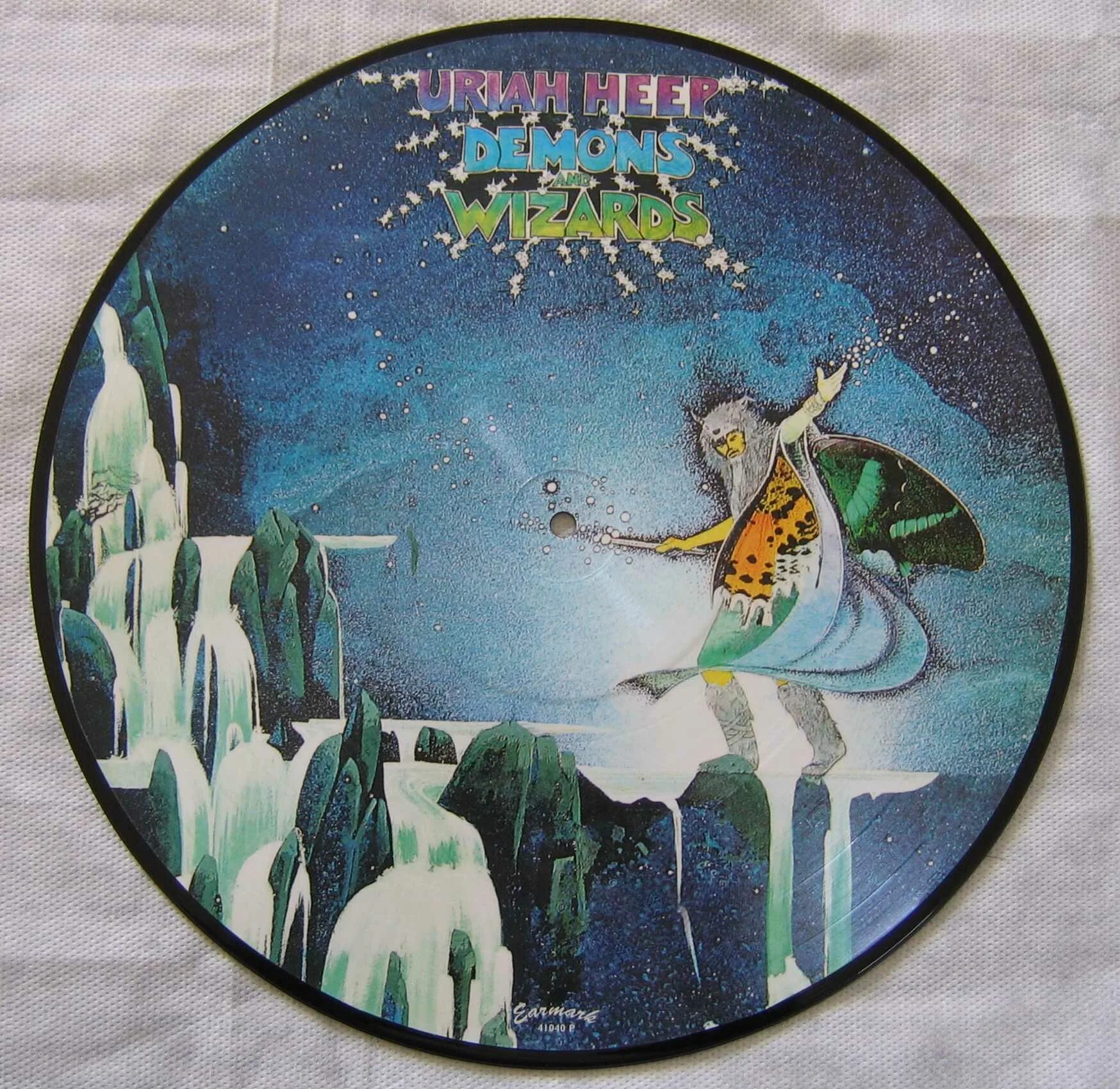 Heep wizard. Uriah heep demons and wizards 1972. uriah heep 1972. uriah heep &quot;wonderworld&quot;. uriah heep 1970.