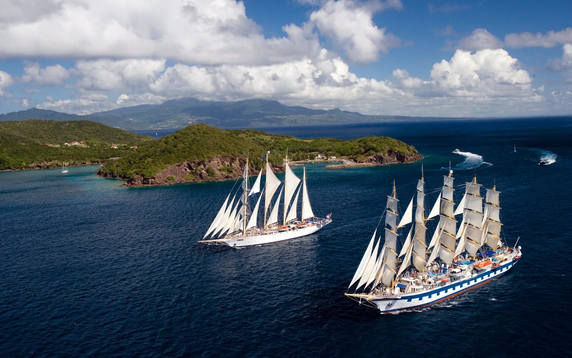 Парусник Роял клипер. Royal Clipper регата. Ораньестад остров корабль. Парусник в море. Фрегат вода