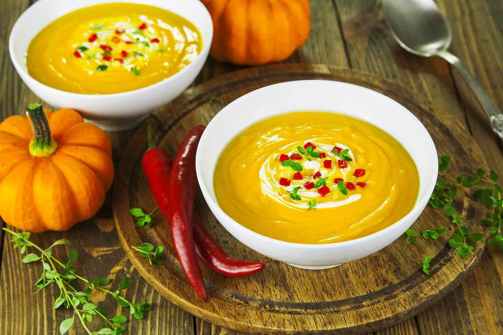 Суп из тыквы рецепты быстро и вкусно. Суп пюре. пюре из тыквы. тыквенный суп-пюре. суп пюре из овощей.