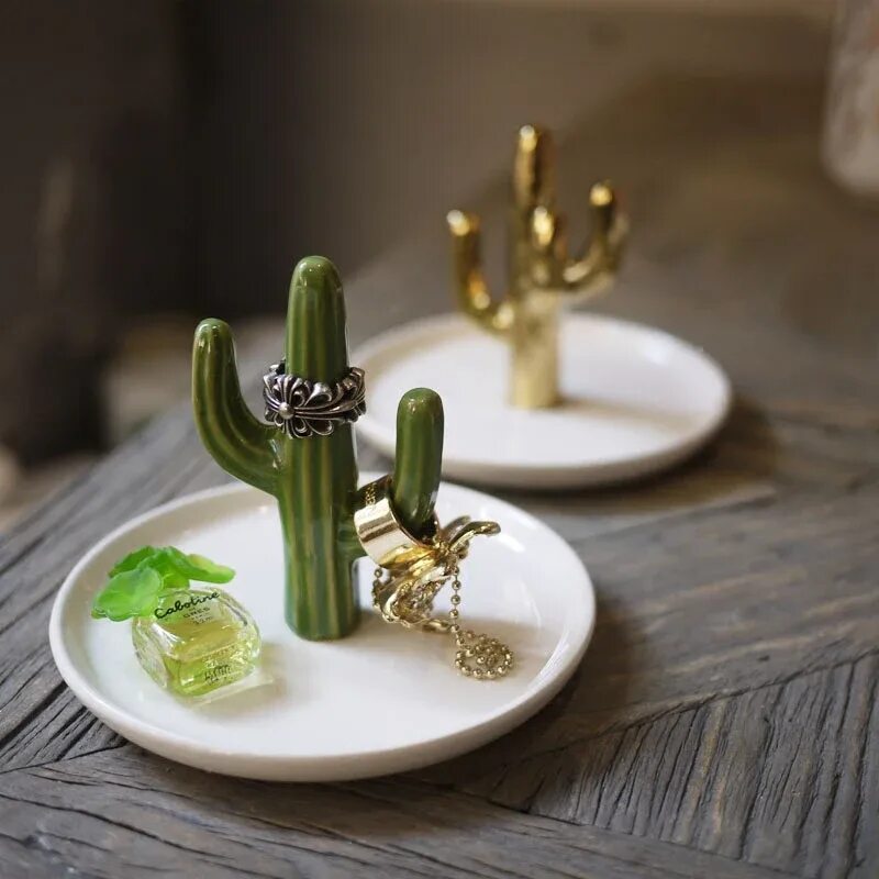 Подставка cactus. Подставка для колец кактус. держатель для колец золотой кактус. украшения кактус ювелирные. держатель для колец золотой кактус черный.