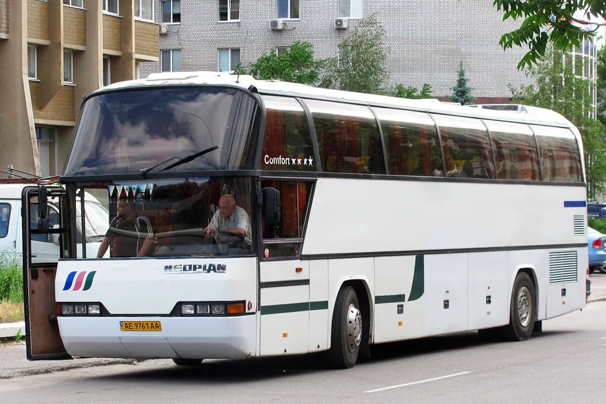 Автобус белый неоплан фото Аренда автобуса Неоплан Ситилайнер на 50-60 мест в СПб