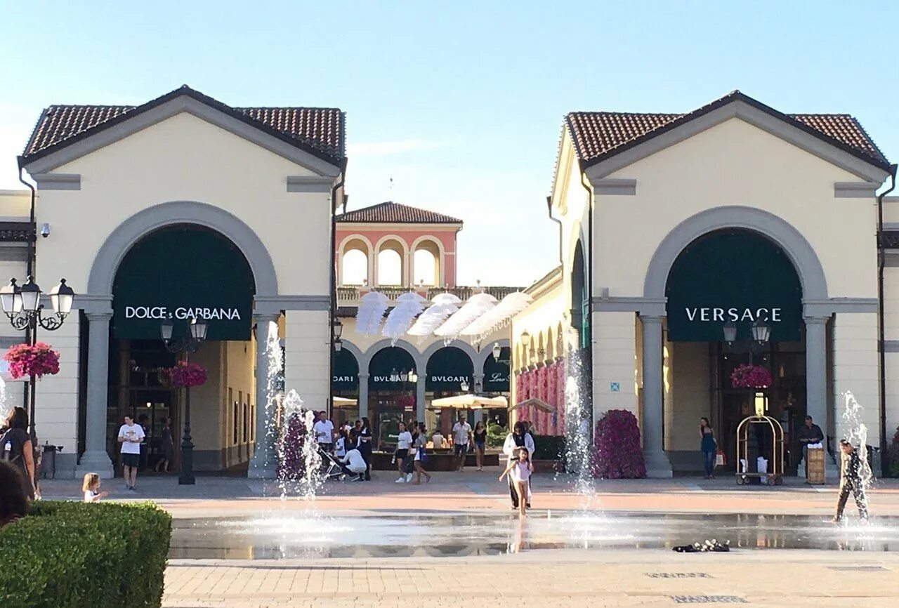 Serravalle outlet. Серравалле аутлет. Серравалле Скривия аутлет.