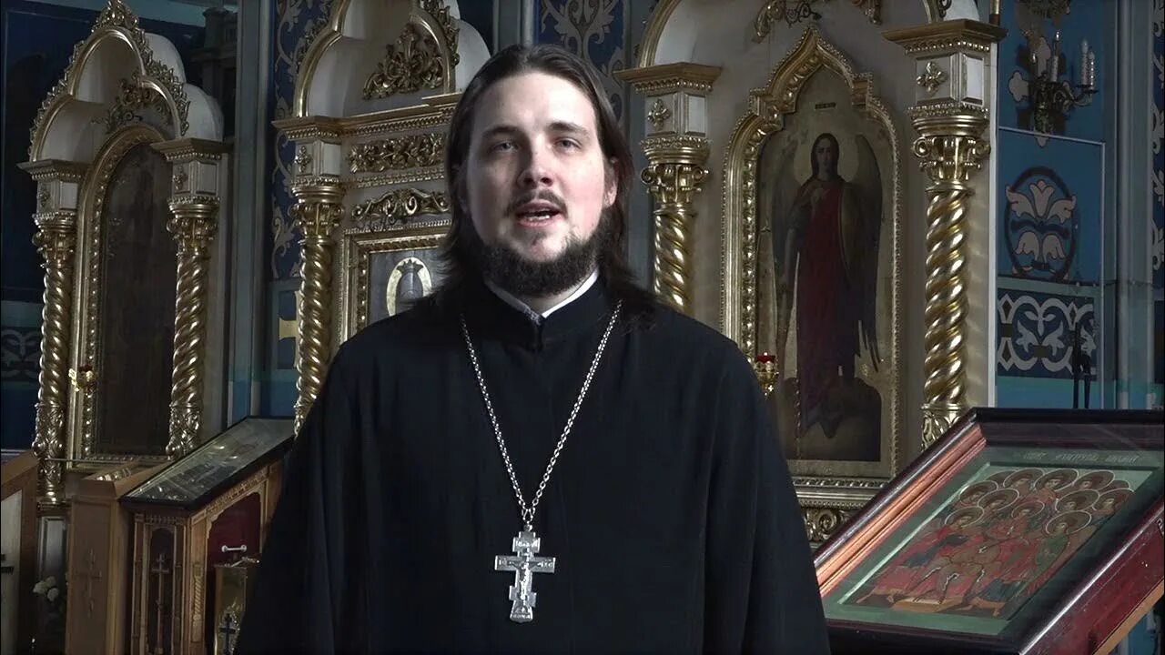 Священник беседует с человеком. Священник и девочка. Священник на исповеди. Владыка марк батюшка. Священник в храме.