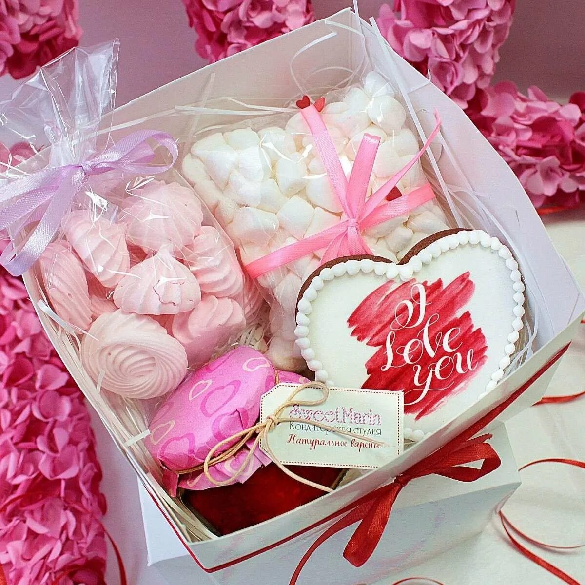 Красивые подарки. Что подарить девушке на 26 лет. Красивые подарки для девушки. Подарок девушке на др оригинальный. Роскошные подарки для девушек.