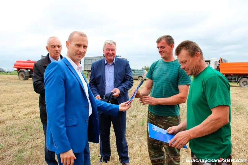 Спк маяк. Спк маяк браславский работники. пахолков спк маяк кичгородок. спк маяк браславский работники сколько человек.
