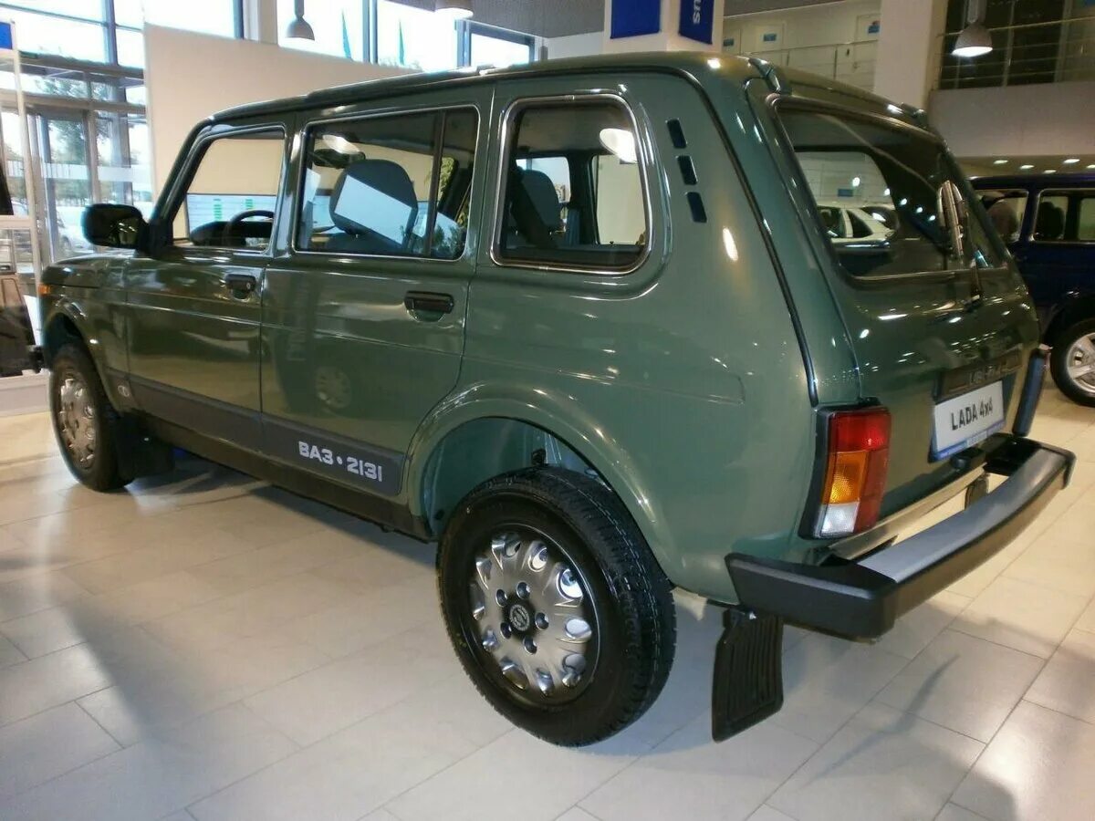 нива сколько дверей