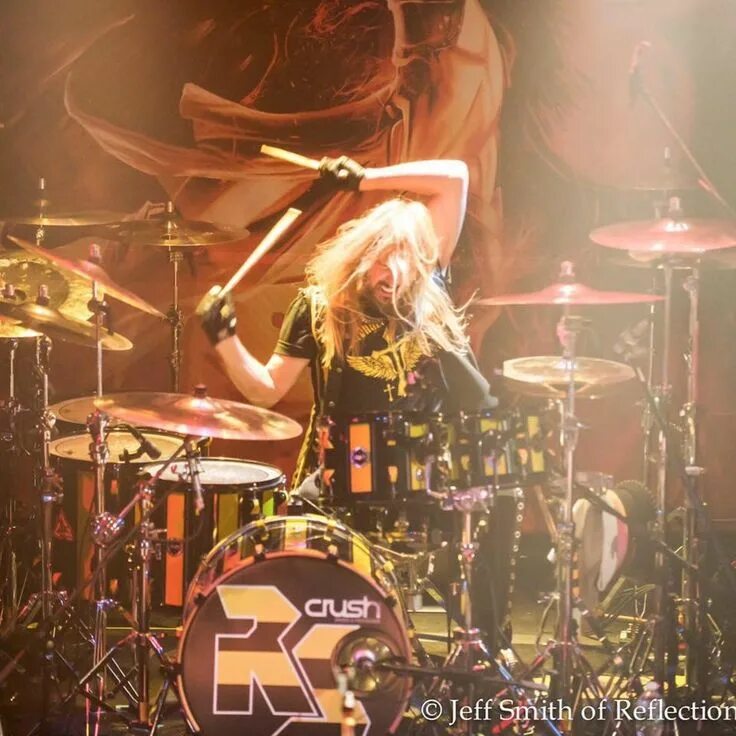 Robert Sweet (musician). Группа Stryper. Sweet Drummer. Даррелл Свит барабанщик.