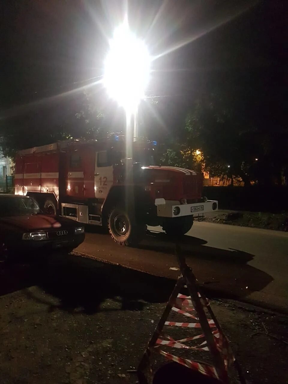 Ночью сгорел дом. Мчс 46 курск. Пожар на менделеева. Пожар в лаборатории. Пожар на пучковке в подъезде курск 2023 года.