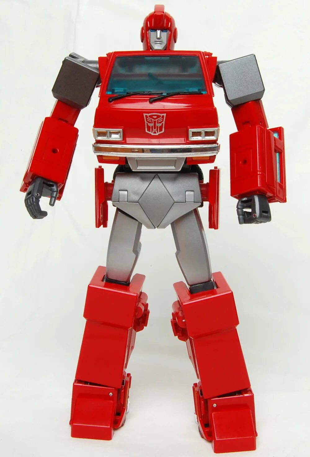 Код трансформер. Transformers robots in disguise ironhide toy. transformers robots in disguise ironhide. робот трансформер айронхайд. автобот айронхайд игрушка.