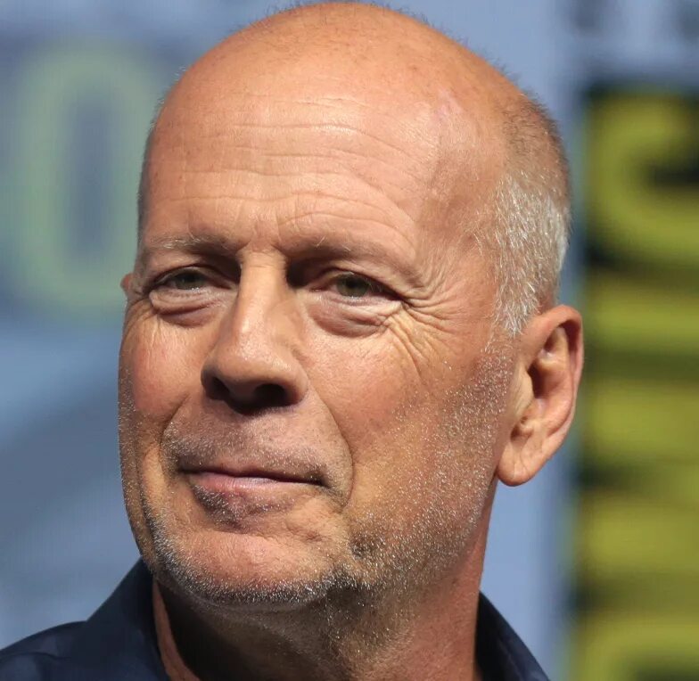 Bruce Willis. Деменция американский актер Брюс Уиллис. Брюс Уиллис фото. Брюс Уиллис сейчас. Какая болезнь у брюса