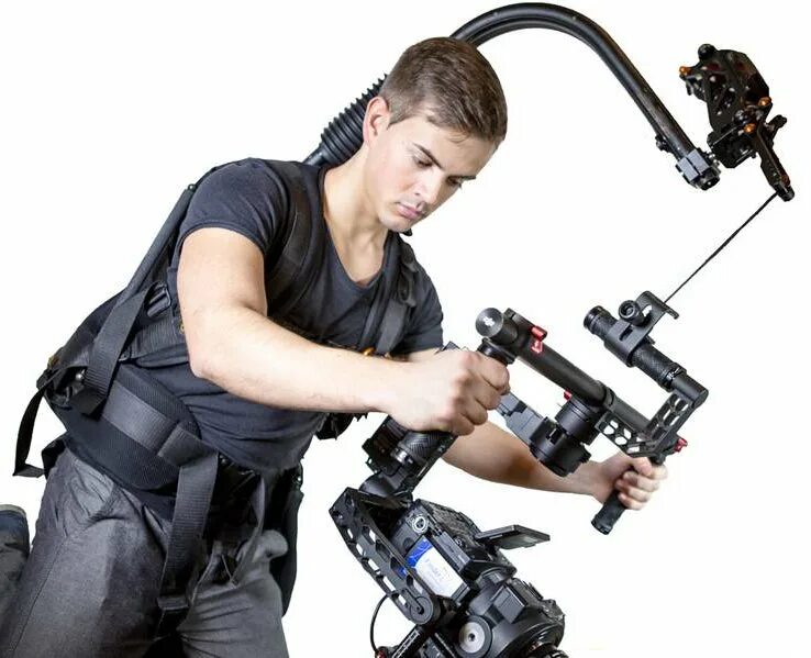 Акции риг. Easyrig flowcine. операторское оборудование система easyrig flowcine. стабилизатор easyrig. изириг со стабилизатором.