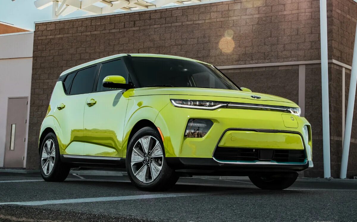 Новинки 2019 короткие. Kia Soul 2019. Киа соул ev 2019. Кия соул 2020. Киа соул 3 зеленая.