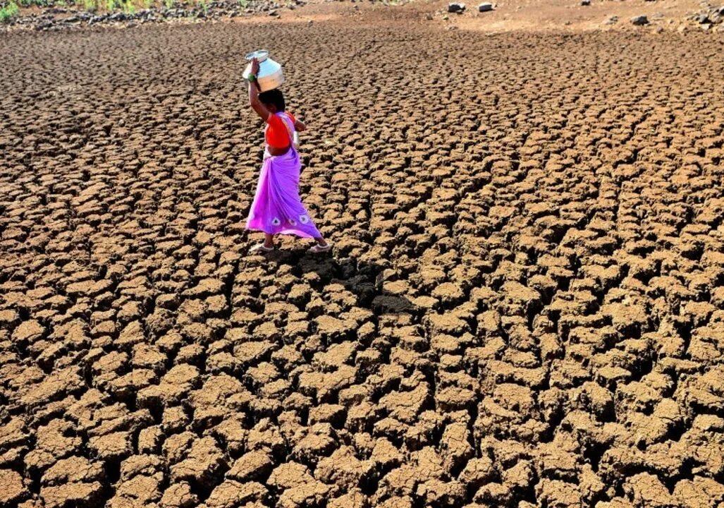 Опустынивание картинки. Опустынивание в Китае. Drought in India. Опустынивание в зарубежной Азии.