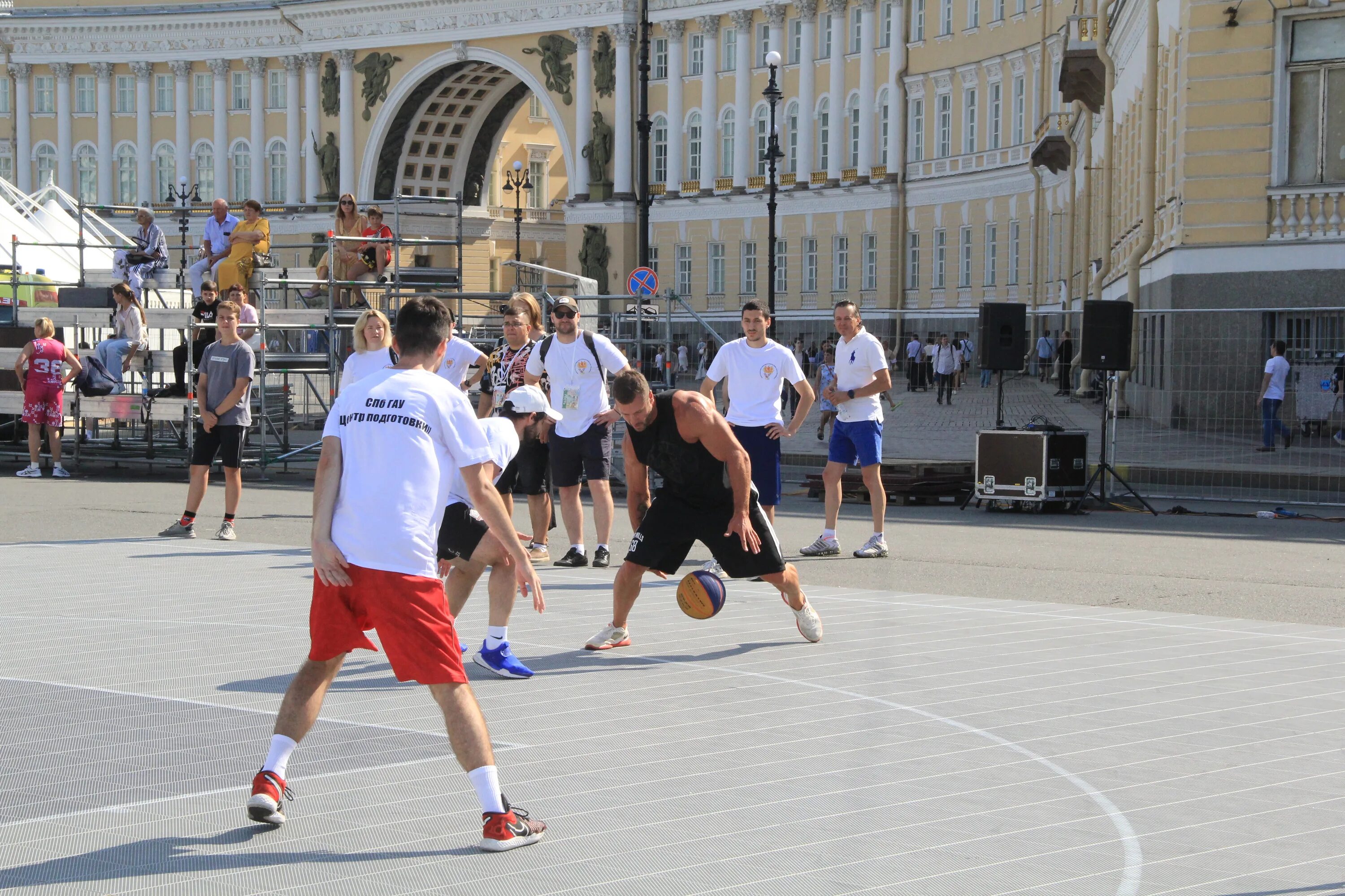 Спортивная питер. Соревнования по стритболу. Спортивные события петербург. Спортивные события петербург. Московский полумарафон 2023.