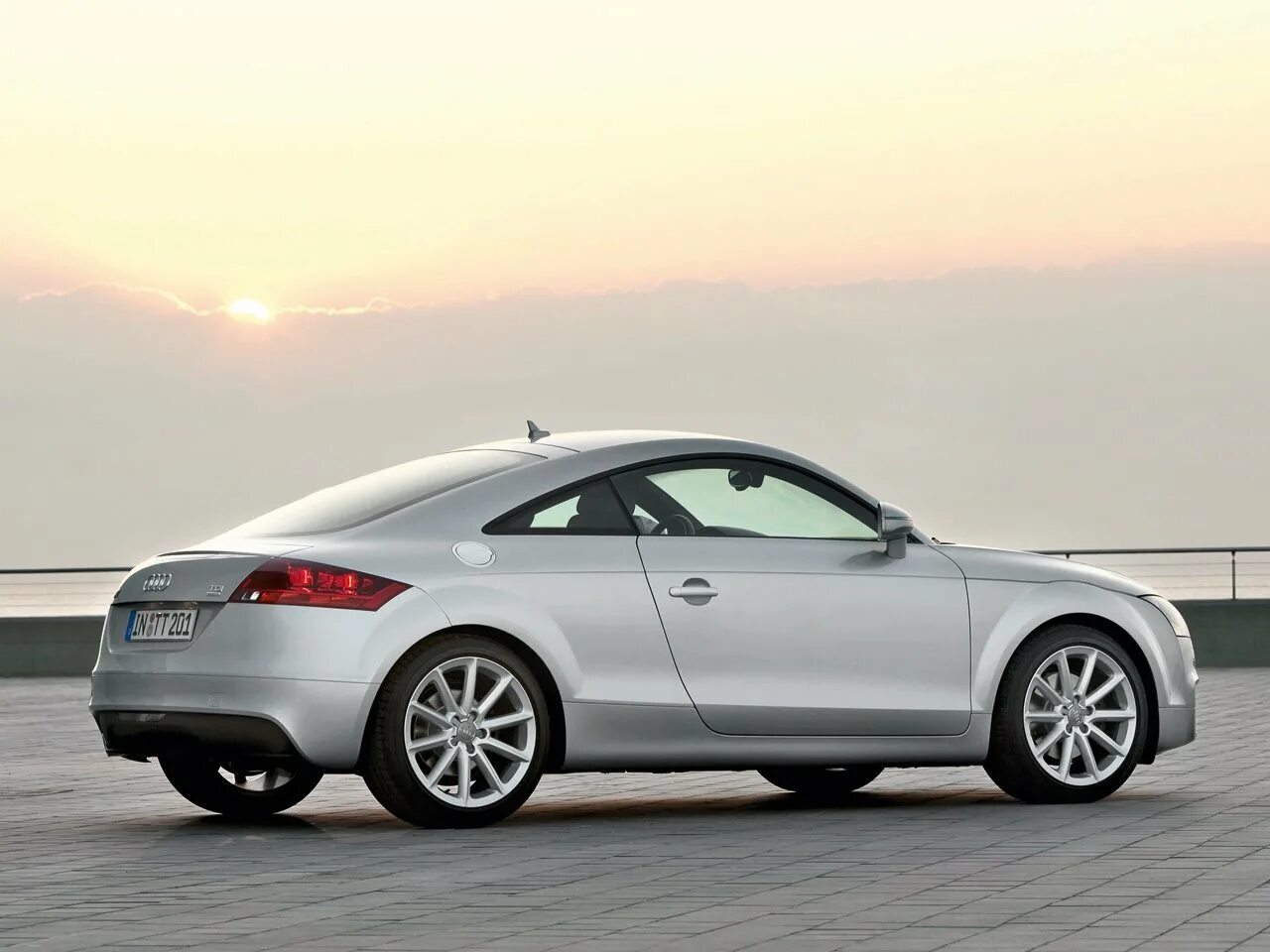 Ауди купе 2010. Машина эрэска. Ауди а5 2010. Audi tt 2011. Ауди а3 серая.
