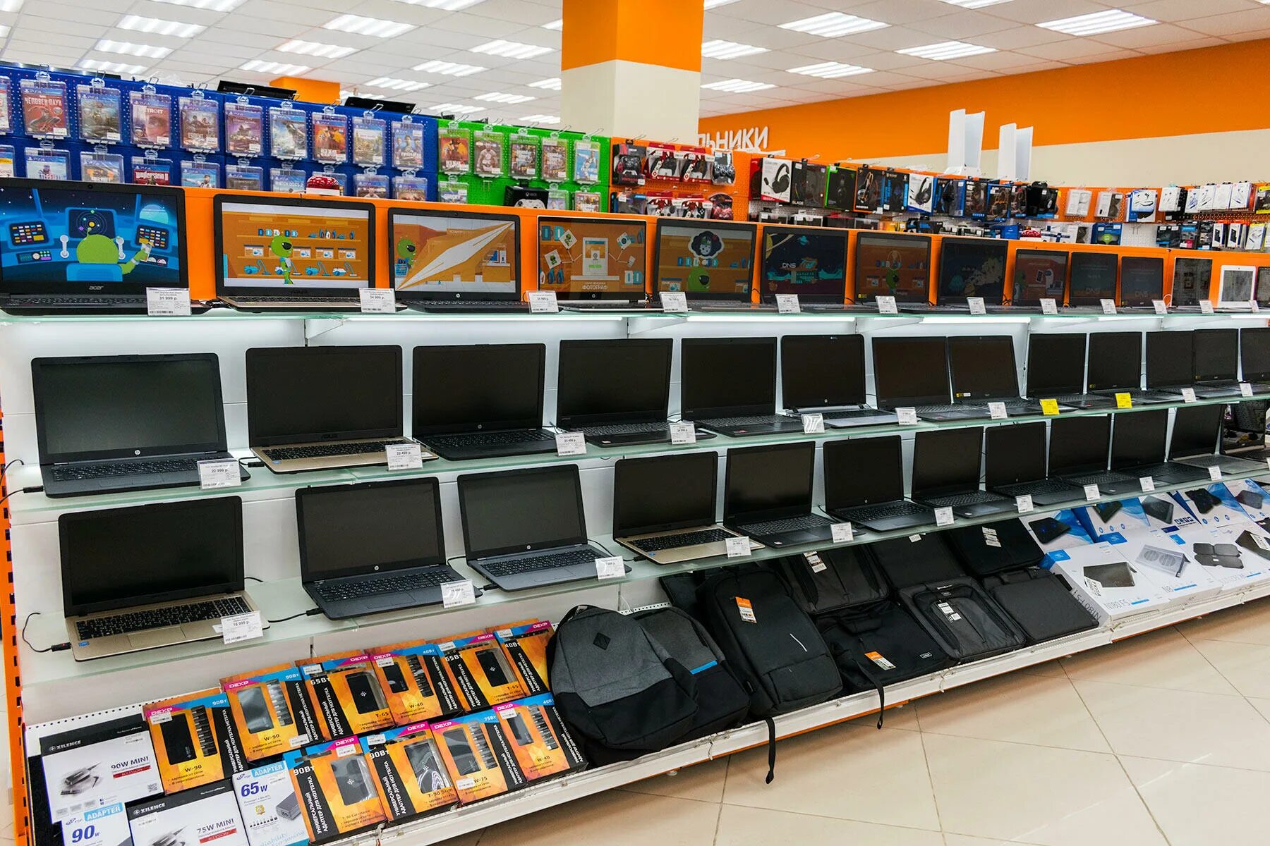 Днс тула часы работы. Днс в донском тульской области. Dns гипермолл "горбушкин двор". Днс тула. Магазин днс в туле.