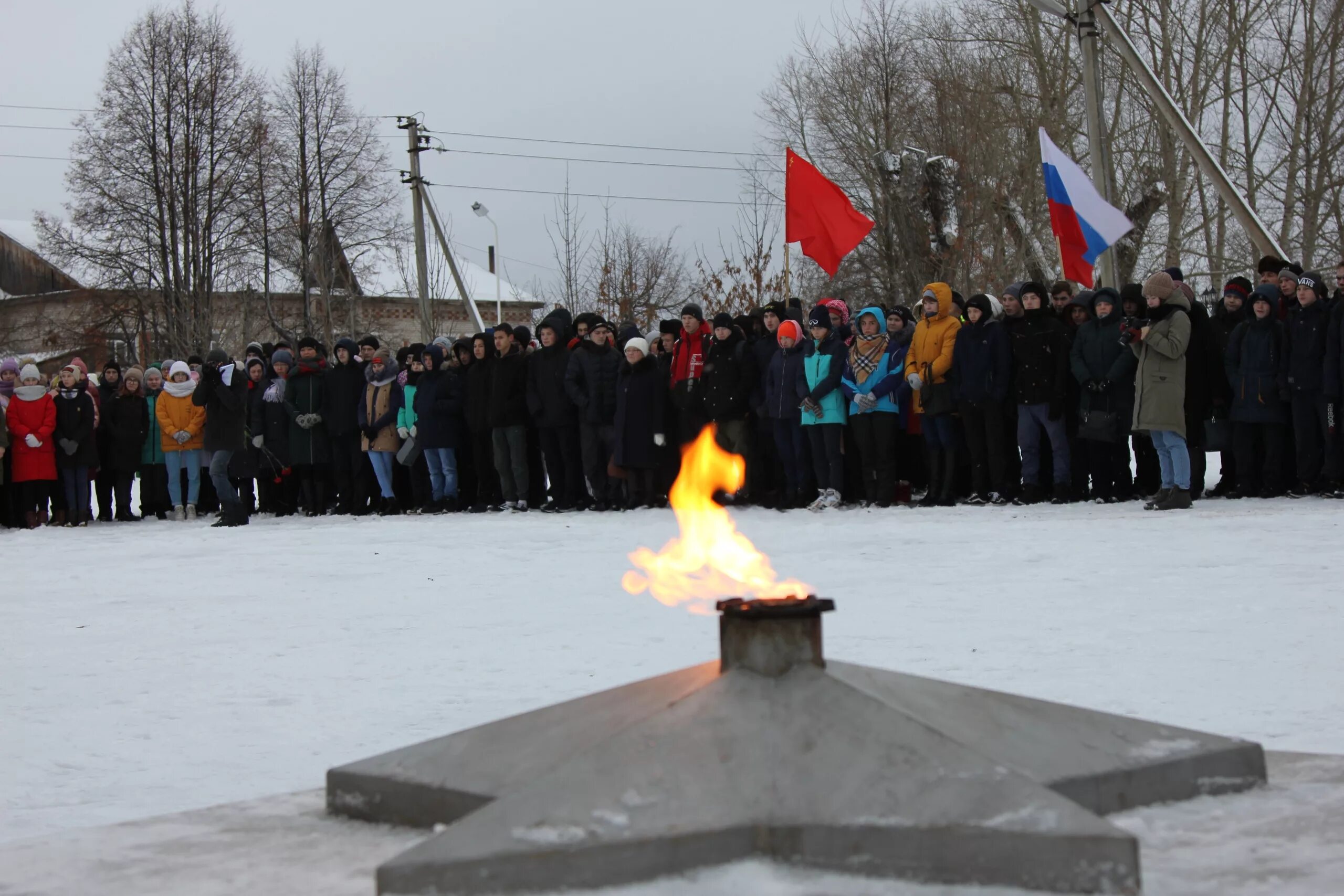 Похоронить на родине. Площадь славы Юсьва. Майкор Пермский край Юсьвинский район. Юсьвинский район в годы войны. Юсьва день Победы.