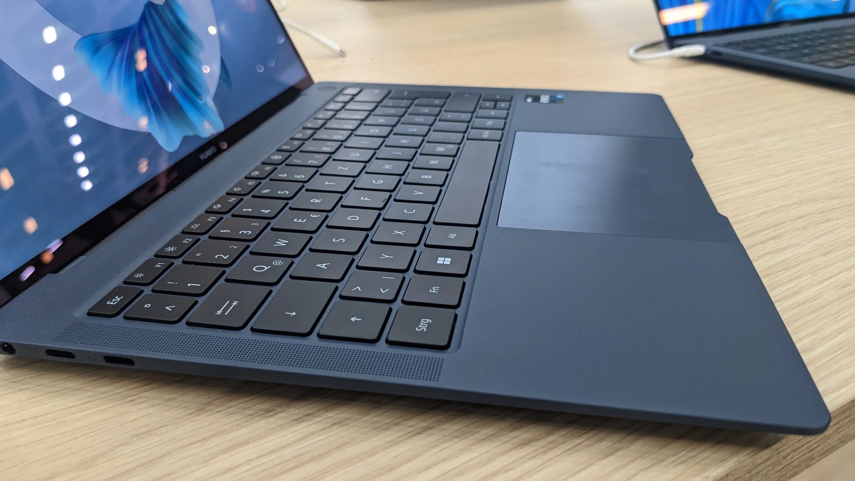 Huawei matebook pro 2025. Huawei matebook x и huawei matebook x pro. huawei matebook e go 2025. huawei y70 2025 pro.