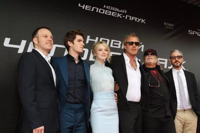 Новый человек премьера. Новый человек премьера. Новый человек премьера. Человек паук 2 премьера. Новый человек премьера.
