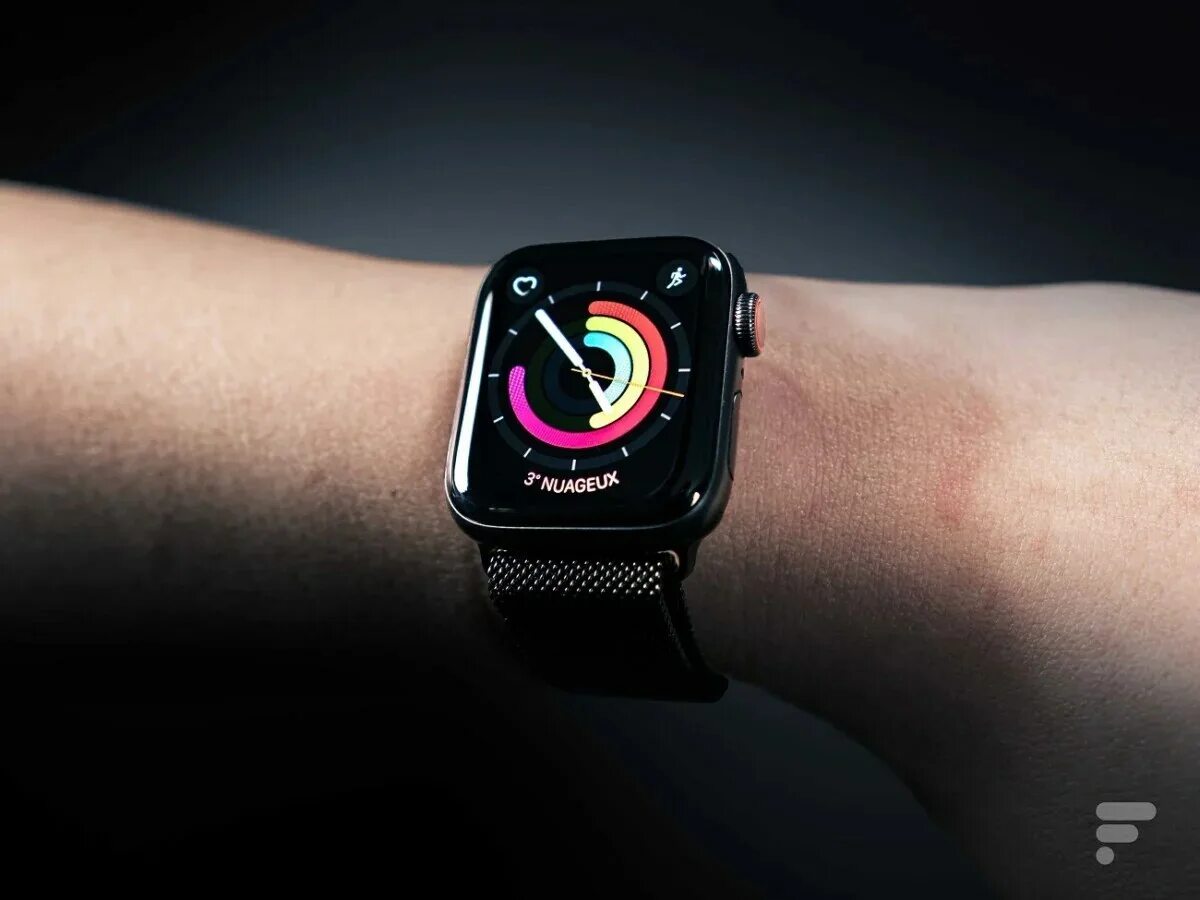 Apple watch se 2020. Китайские Эппл вотч. Apple watch Series 8. Комплектация эпл вотч се. Дисплей эпл вотч се.