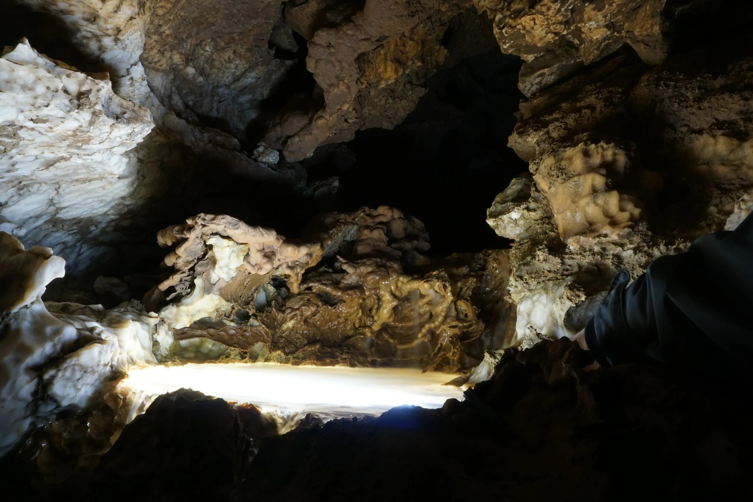 Пещеры кчр. Сырные скалы кчр. Сырные скалы кчр. Пещеры кчр. Пещеры кчр.