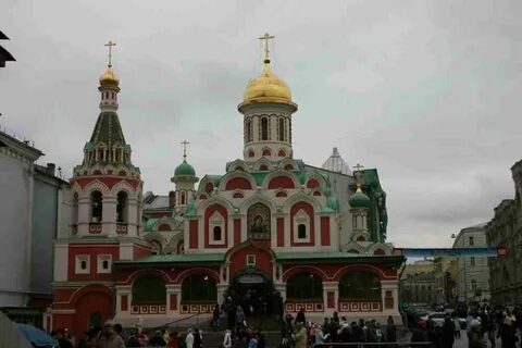 Храм около площади