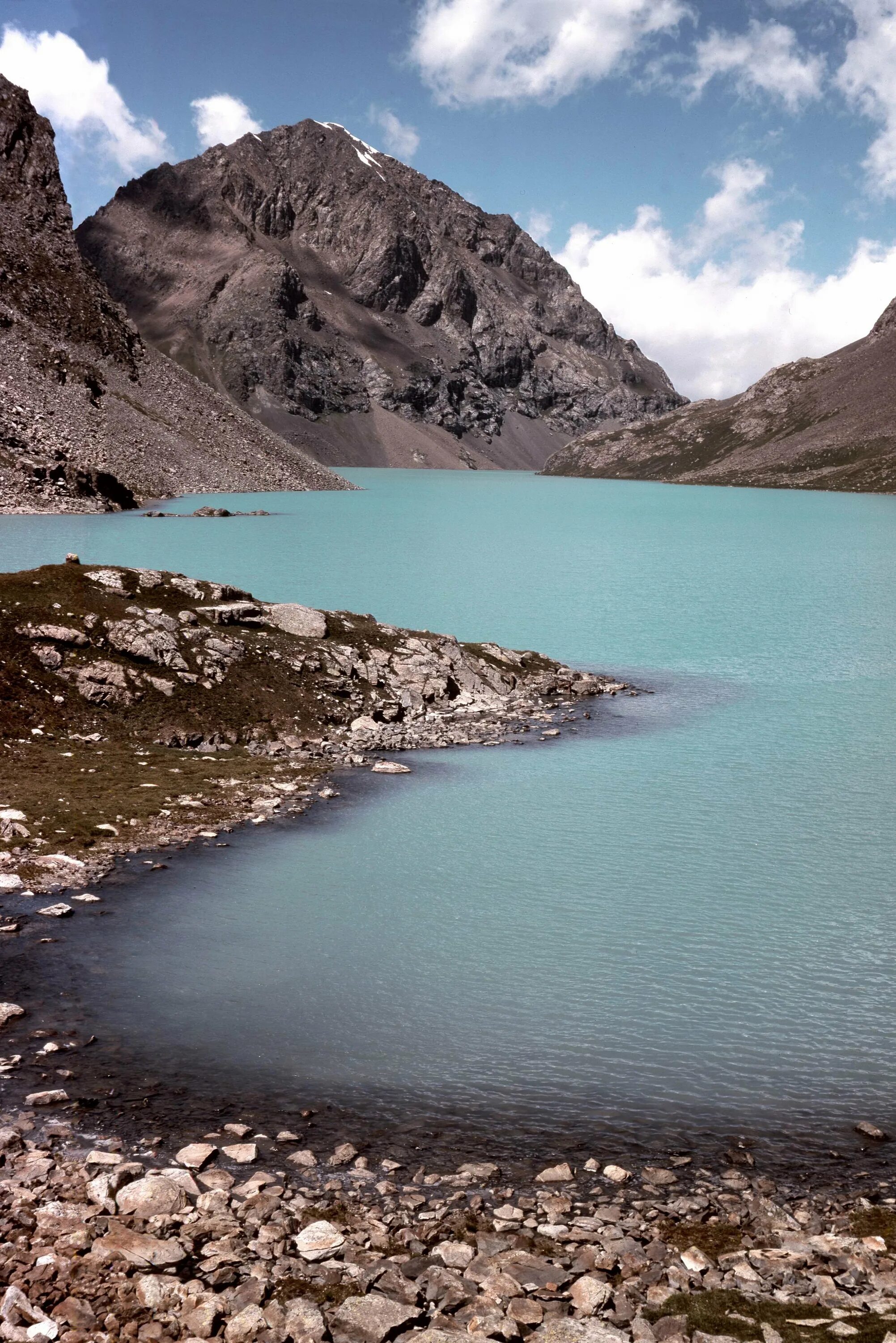 Озеро Джасыл-кёль. Алакуль Киргизия. Озеро ала Куль Киргизия.