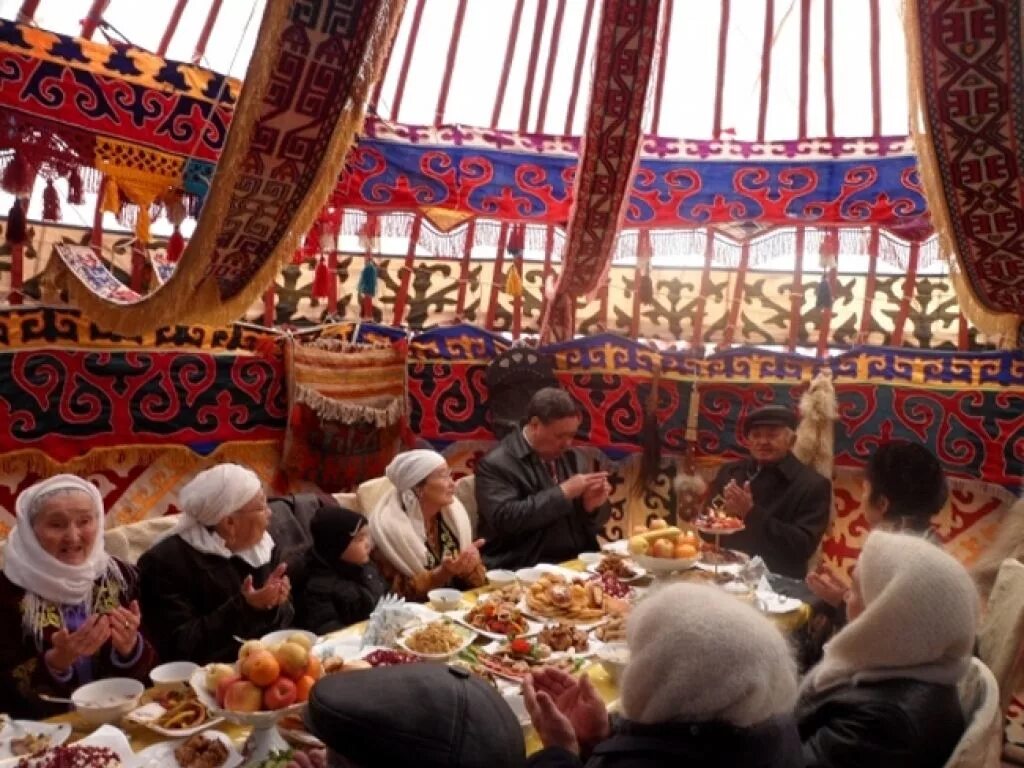 Бата беру. Дастархан бата на казахском. наурыз бата. казахские бата на казахском на дастархане. дастархан у казахов на наурыз.