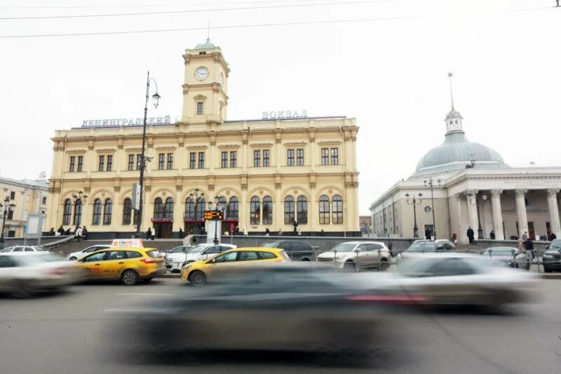 Когда откроют ленинградский вокзал. Москва (ленинградский вокзал), москва. Москва октябрьская вокзал. Вокзал москва ленинградский вокзал. Ленинградский вокзал вокзал.