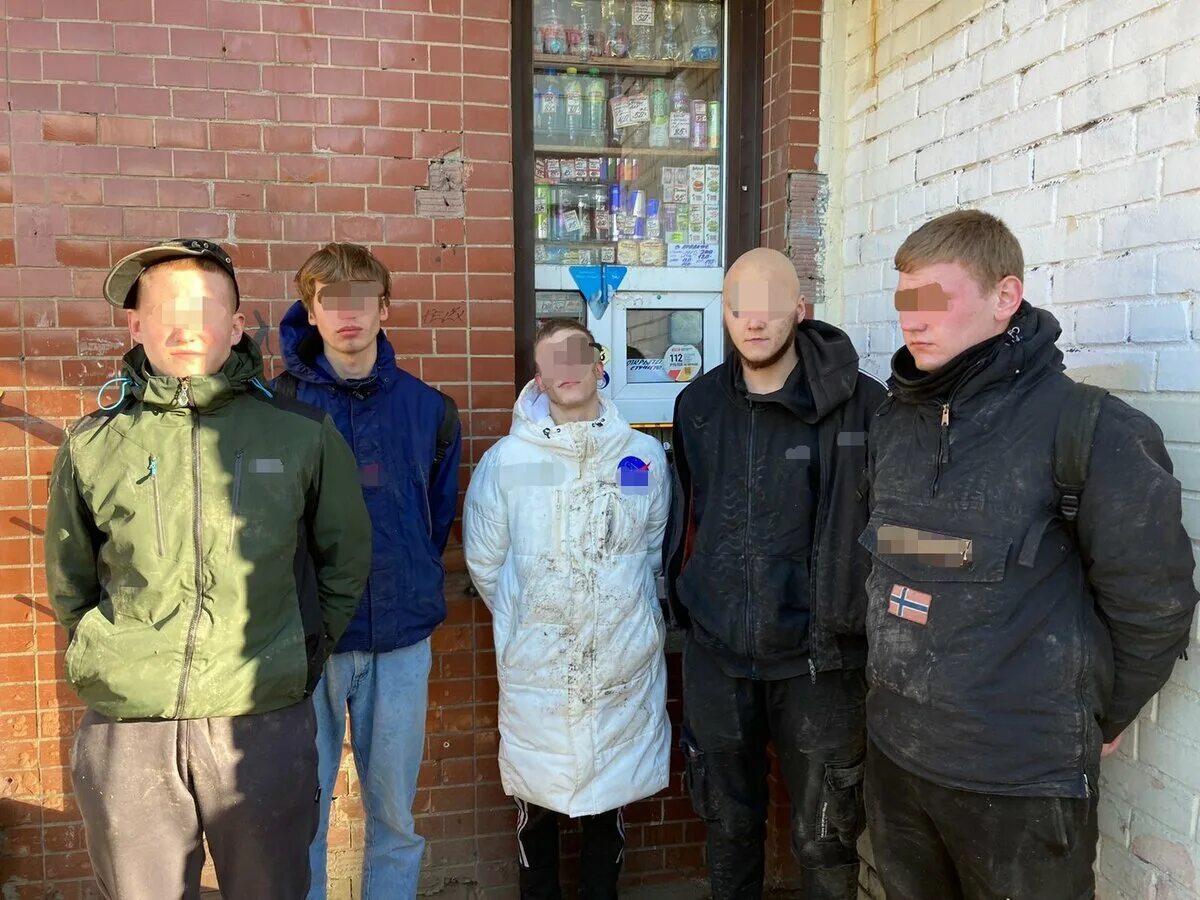 Смотреть как дшбшник пятерых вырубил. Жизнь казачества в романе тихий дон. Положил пятерых. Работники. Собери из спичек по образцу.