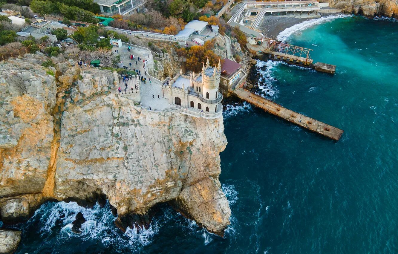 Крым Ялта Ласточкино гнездо. Ялта замок Ласточкино гнездо. Мисхор Ласточкино гнездо. Ласточкино гнездо в Крыму вид сверху. D rhe