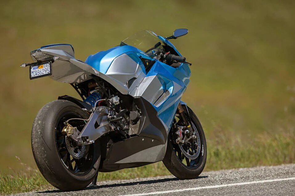 Lightning 218. Lightning electric superbike. лайтнинг 218. лайтнинг мотоцикл. трековый мотоцикл.