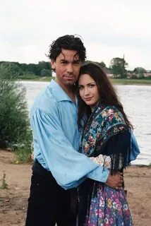 Үлкен кеуделер мен есектердің жүктеп алынған фотосуреттері