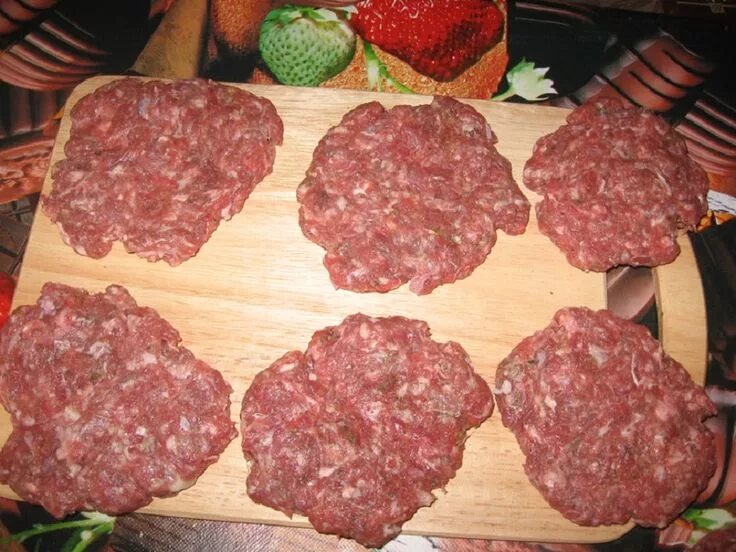 Что можно сделать из фарша рецепт. Вкусные отбивные из фарша. отбивнушки из фарша. отбивные из фарша на сковороде.