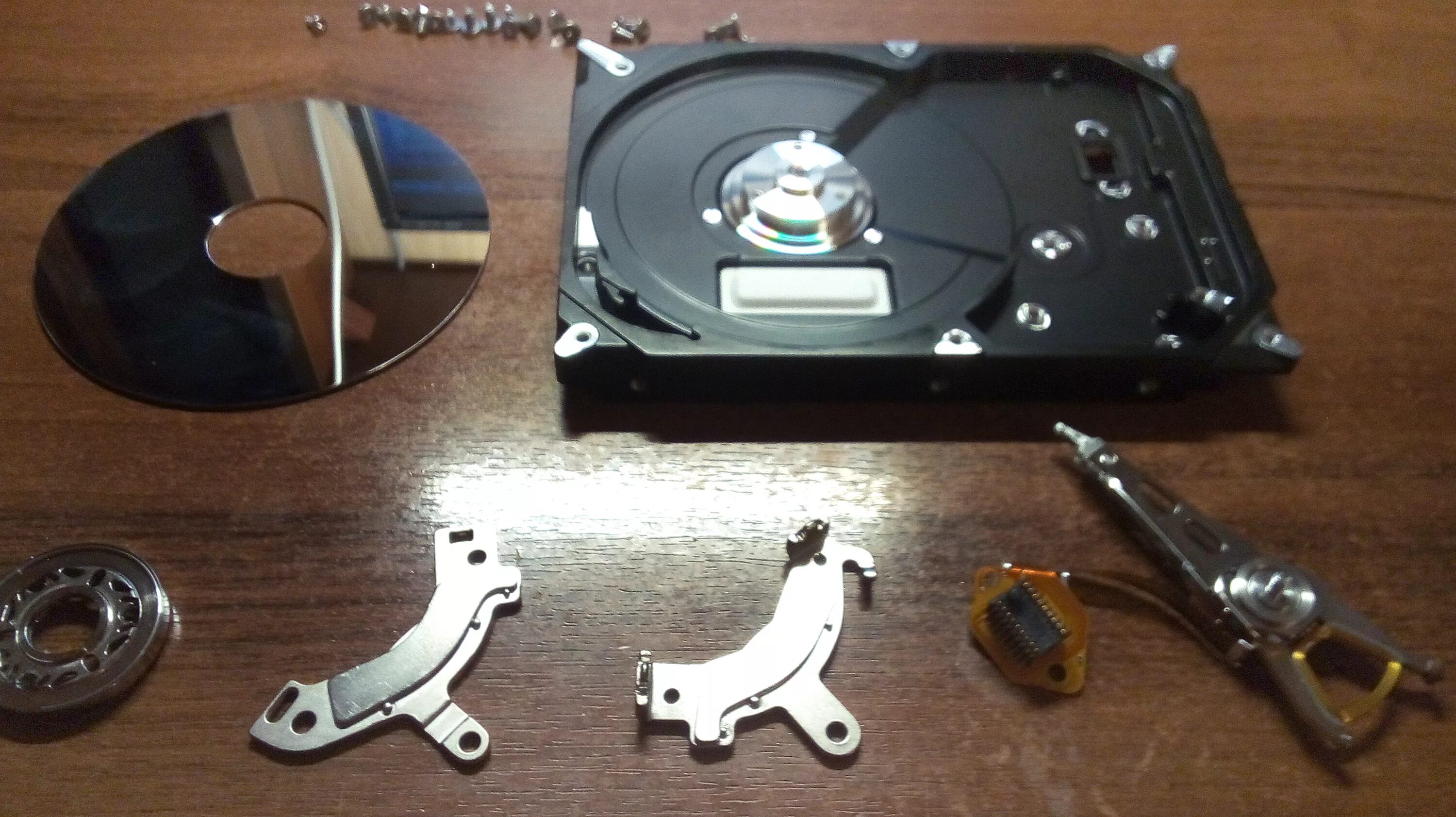 How to disassemble HDD HITACHI Разборка жесткого диска - YouTube