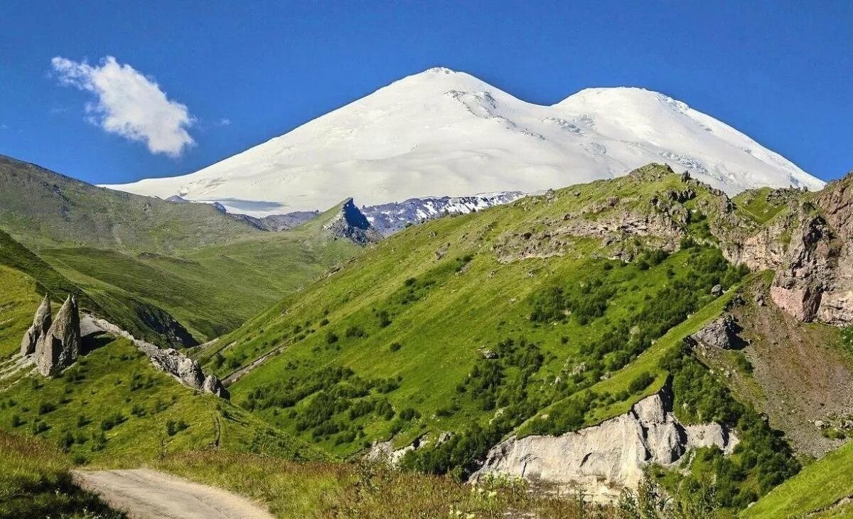 Подножие горы эльбрус. Горы Джилы Су Кабардино Балкария. Кисловодск – Долина Нарзанов – Джилы-Су – Эльбрус),. Северное Приэльбрусье Джилы-Су. Урочище Джилы-Су и Эльбрус.