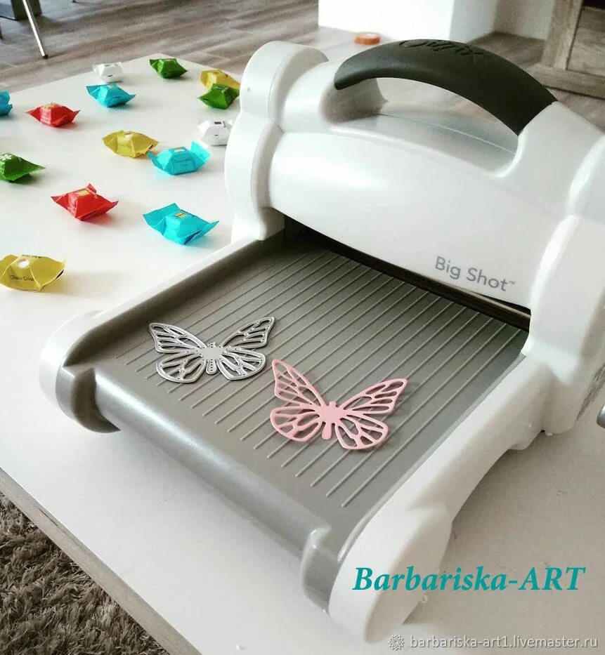 Машинка для вырубки craft buddy. Машинка для вырубки и тиснения we r memory keepers. Биг шот плюс машинка для вырубки. Big shot машинка для вырубки. "sizzix" 660200 big shot машинка для вырубки и тиснения бело-серая.