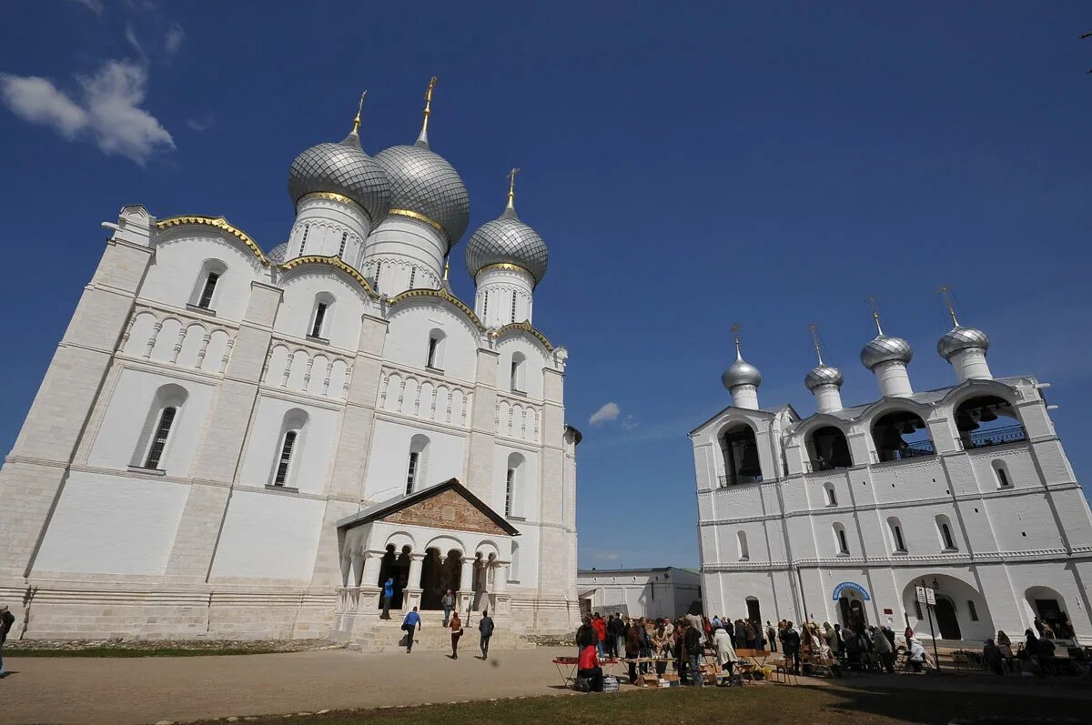 Ростов на дону и ростов великий. Соборная площадь Ростов Великий. Ростовский Кремль Соборная площадь. Ростов Великий колокольня на Соборной площади. Ростов Великий Соборная 1.