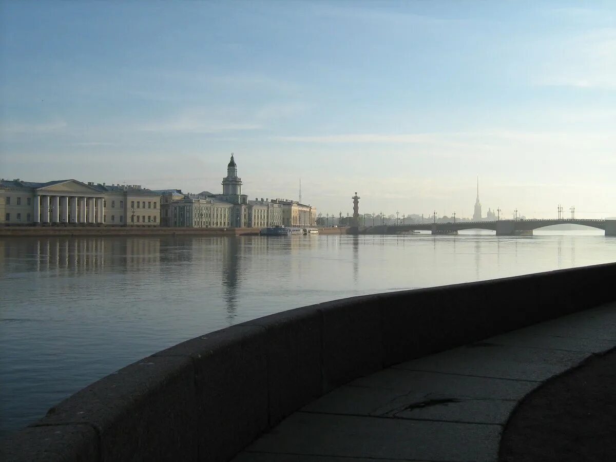 набережная невы в санкт-петербурге летом. адмиралтейская набережная санкт-петербург с невы. дворцовая набережная с невы. набережная невы в санкт петербурге. набережная реки невы спб.