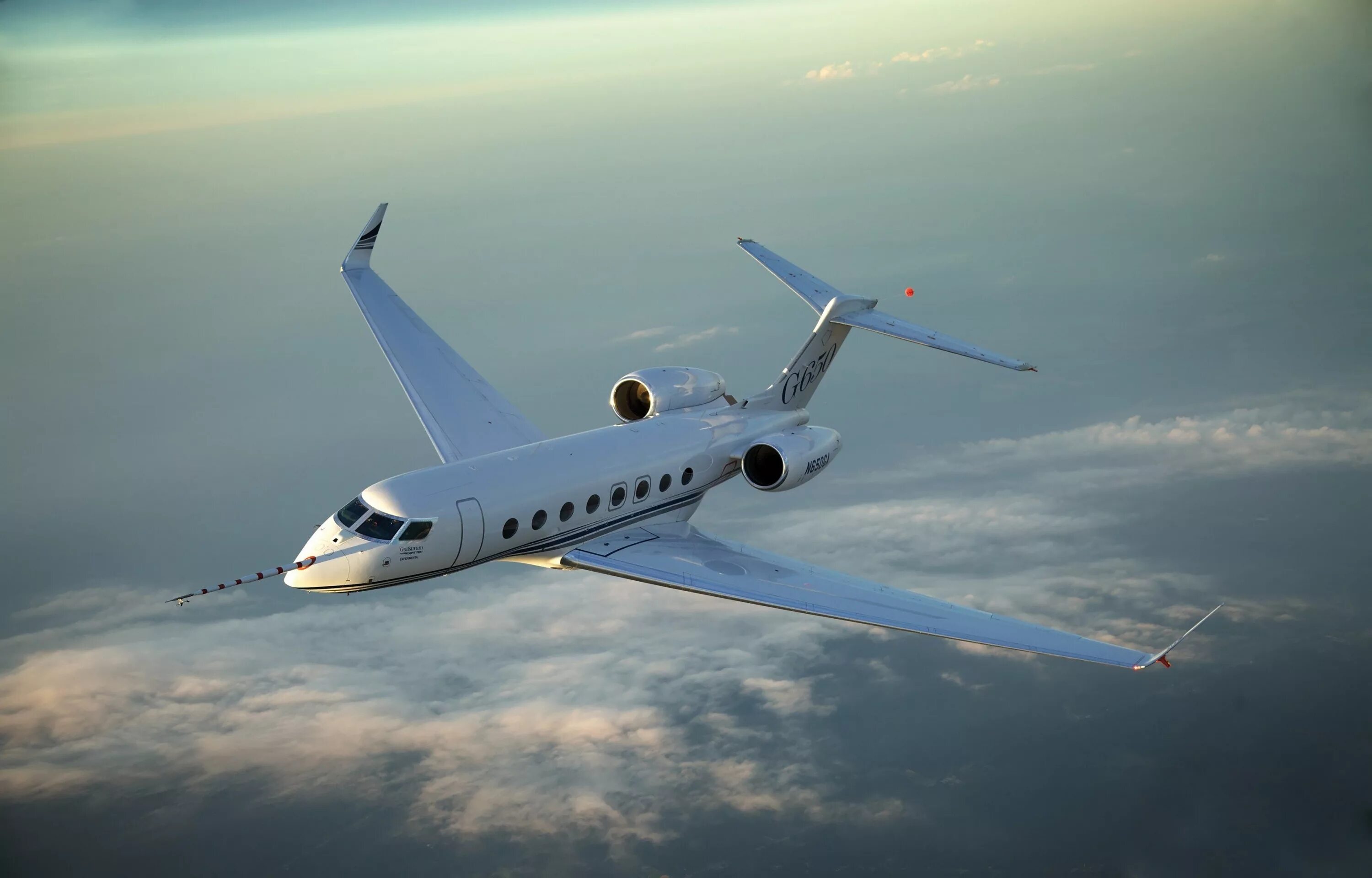 Самолет находящийся в полете преодолевает 85 метров. Бизнес-Джет Gulfstream g650. Частный самолет Гольфстрим g650. Gulfstream g650 & g550. Gulfstream 550 / 650.