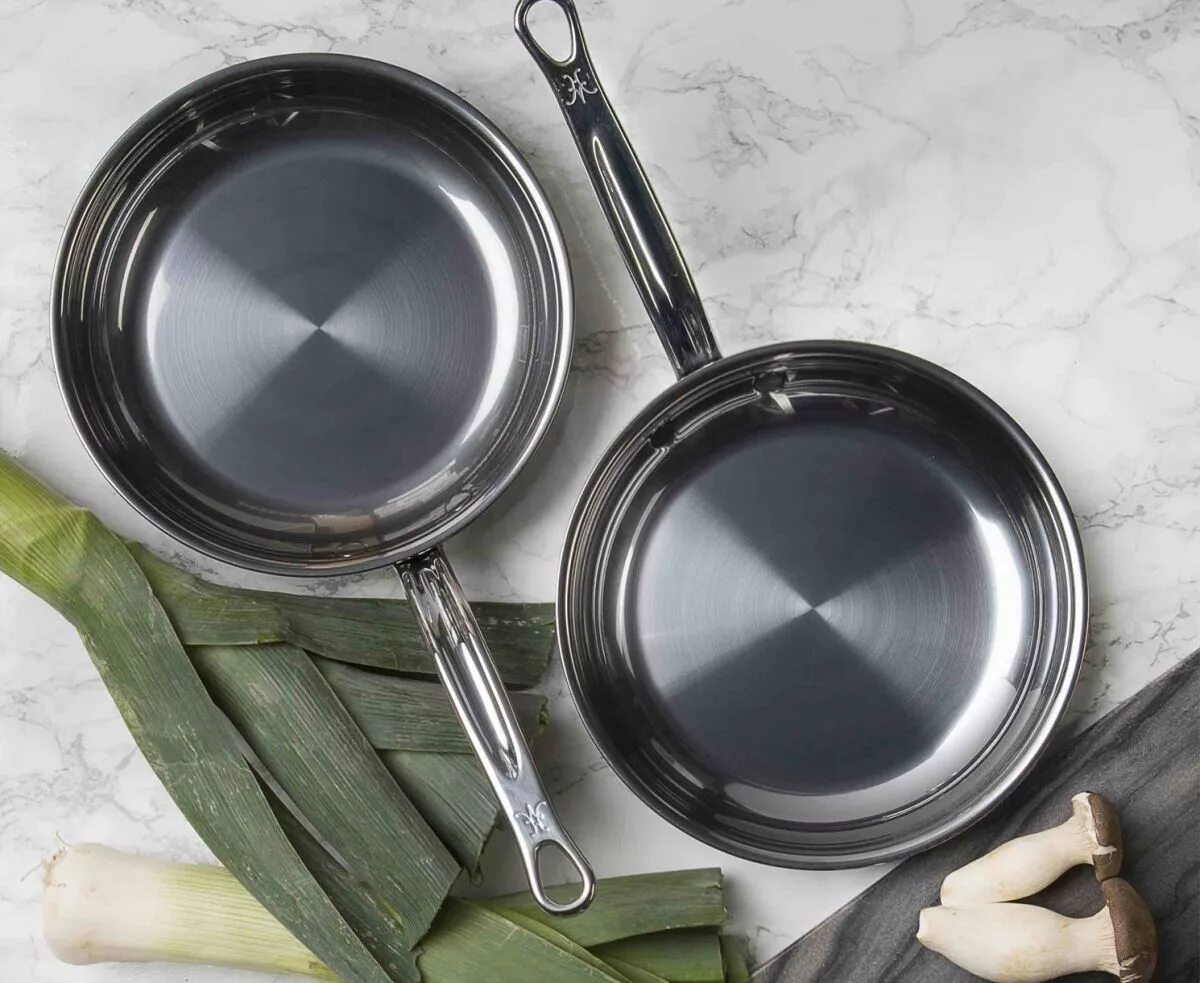 Профессиональный утюжок для волос с титановым покрытием. Типы покрытия сковородок. Титановое или керамическое покрытие лучше. Выпрямитель для волос редмонд 2021 год. Керамическое покрытие бонд.