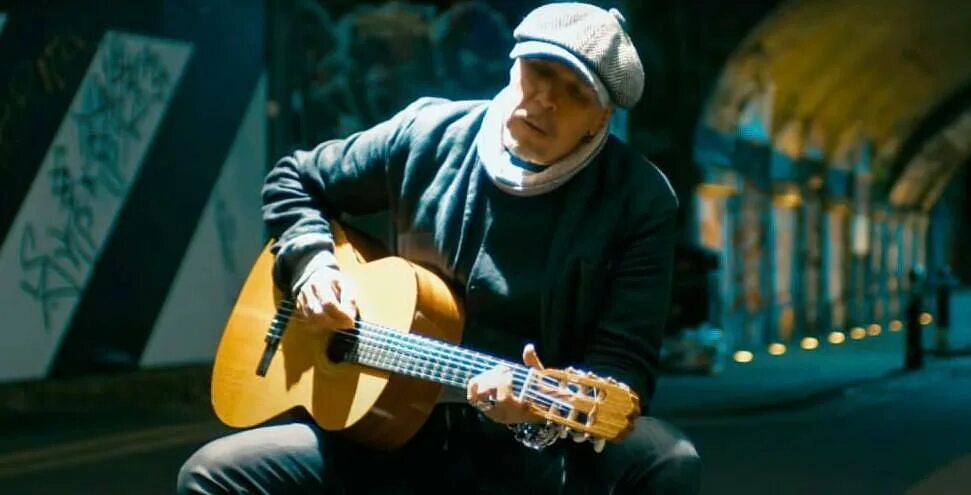 Гарик сукачев танго gitanes. Гарик сукачев танго. танго gitanes гарик сукачёв. гарик сукачев мама, прощай. гарик сукачев сидит сантехник на крыше.