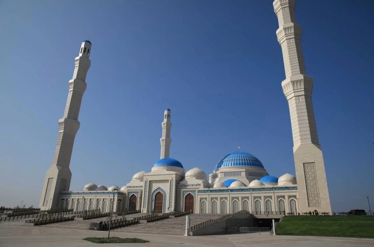 Астана самая большая мечеть. Мечеть Туркменбаши рухы. Самый большой мечеть в центральной Азии 2023.