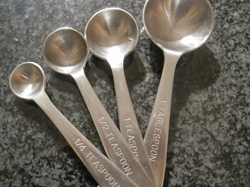 1 столовая ложка. Tablespoon and teaspoon. Tablespoon teaspoon measures. 1/2 Teaspoon. Teaspoon to ml.