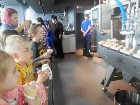 Чистая линия сити экскурсии. Москва Сити фабрика мороженого экскурсия. Панорама 360 фабрика мороженого. Башня Федерация фабрика мороженого. Москва Сити панорама 360 фабрика мороженого.