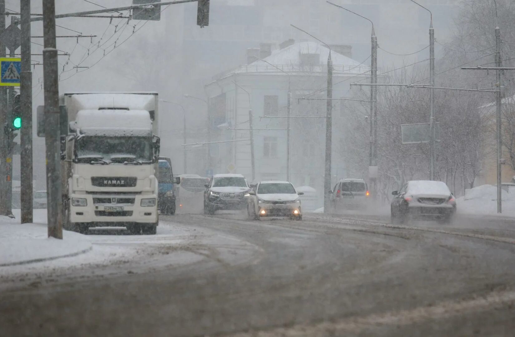 Непогода в казани. Метель в городе. Непогода в казани. Непогода в казани. Машина синоптик.