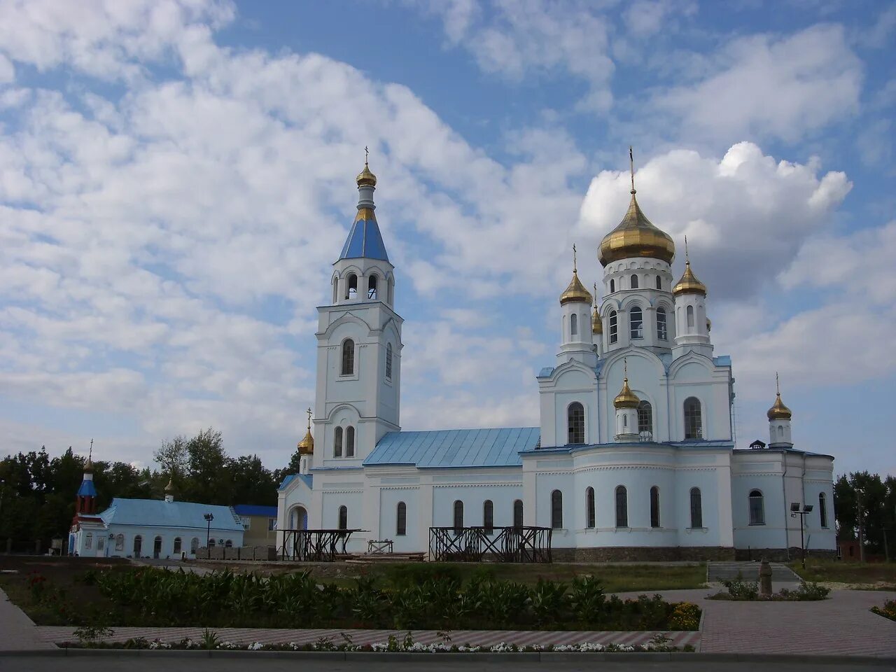 Культурно исторические достопримечательности ростовской области. Город Шахты Ростовской области. Достопримечательности г Шахты Ростовской области. Город Шахты Ростовской области архитектурные памятники. Памятники г Шахты Ростовской области.