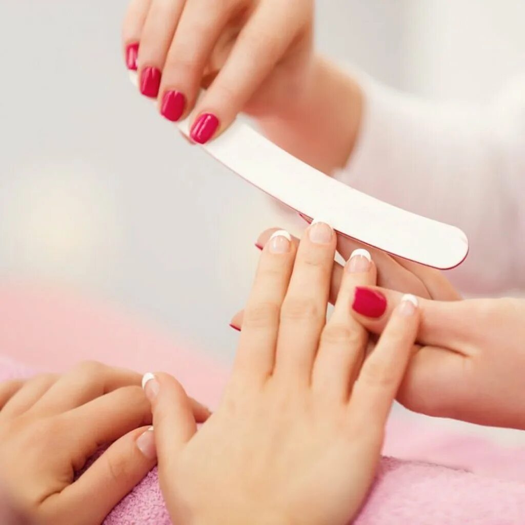 Manicure pedicure. Красивые ногти. Красивые ногти на руках. Красивые руки с маникюром. Маникюр и педикюр без покрытия.